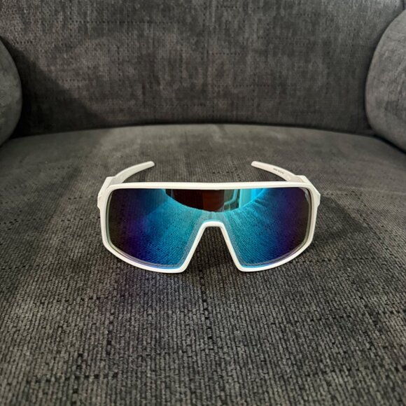 (OO9406) Oakley Sutro PRIZM Polarized White Frame - Picture 2 of 12